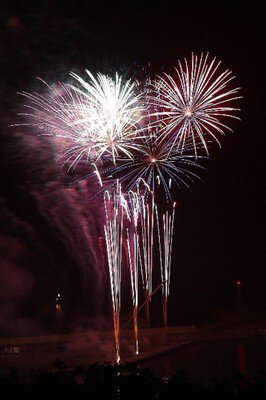 第72回 もんべつ港まつり オホーツク花火の祭典 豪快に打ち上がる花火を間近で体感しよう