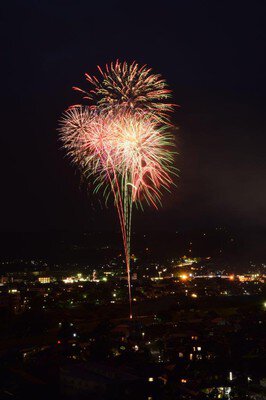 炎の祭典 第68回 土岐市織部まつり 夏の夜空を多くの花火が彩る