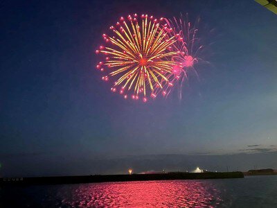 気まぐれクック・東海オンエア虫眼鏡・うお一番 presents 第36回 豊浜花火大会 750発の花火が祭りの夜空を彩る