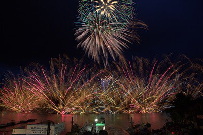 第102回 野尻湖花火大会 迫力満点の花火が夏の夜空を彩る