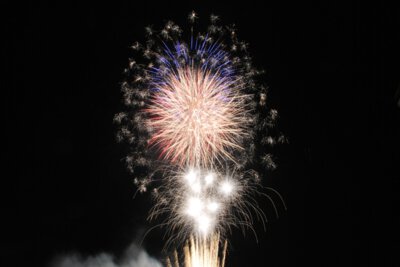 播州成田山夏祭り花火大会【2026年中止】 200発の豪快な花火が夜空を覆いつくす