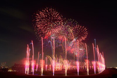 夕暮れの空を染める幻想的な色彩の競演