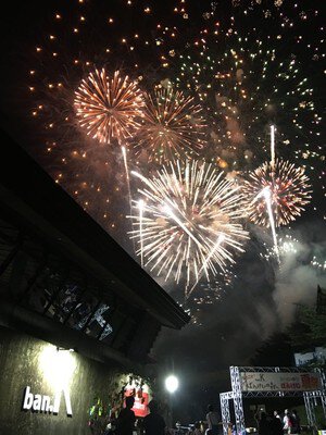 施設と一体化した空間で楽しむ花火体験