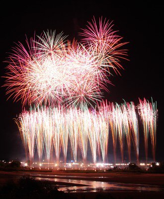 第21回 出雲神話まつり 花火大会 斐伊川上空に花火が打ち上げられる