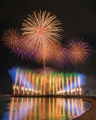 第23回 琉球海炎祭2026 南国の夜空を彩る華やかな春の花火 Photo / Kiyomi Kaneko
