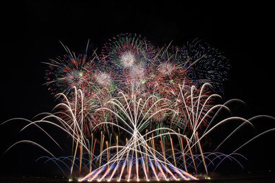 大曲の花火-春の章-「新作花火コレクション2026/世界の花火 日本の花火」 春の夜空を彩るの花火ショーのフィナーレは圧巻