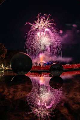 第9回つくい湖湖上祭 湖面に映る花火が幻想的な夜のクライマックス