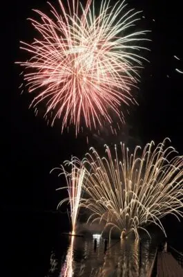 메마베쓰 관광 여름 축제 수상 불꽃축제 - 호수면을 수놓는 수상 불꽃의 화려한 공연