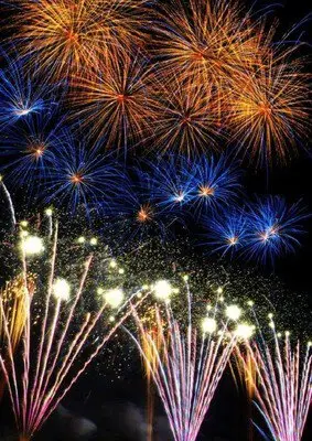 제75회 고쇼가와라 불꽃축제 약 5000발의 불꽃이 밤하늘을 수놓습니다