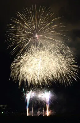 모리오카 불꽃 축전 - 다채로운 불꽃은 분위기를 띄우는 게 확실합니다