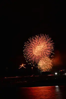 '오다테 다이몬지 축제' 제72회 불꽃축제 불꽃과 다이몬지 소각이 완벽한 조화