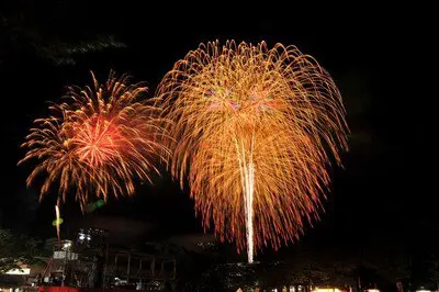 제42회 돈판축제 — 색다른 연출과 함께 솟구치는 불꽃이 매력