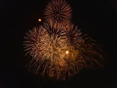 제72회 아시노 쇼텐 불꽃축제 — 역사 있는 마을에서 바라보는 불꽃은 특별합니다