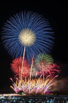 제74회 구마가야 불꽃축제 - 칠흑의 밤하늘에 대화력의 불꽃이 빛나다
