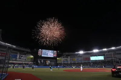 MARINES HANABI (마린즈 불꽃) — 구장에서 바라보는 불꽃은 각별