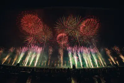 東京賽馬場煙火2026 『SHOGO HAMADA　50th ANNIVERSARY FIREWORKS 2026 　FLASH AND SHADOW ～ 光與影的季節 ～』