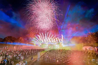 第45回 横浜開港祭 コカ・コーラボトラーズジャパン株式会社プレゼンツ「ビームスペクタクル in ハーバー」