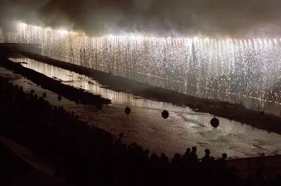 제41회 에치고 카모가와 여름축제 대불꽃축제 - 눈앞으로 흐르는 빛의 폭포는 장관이다
