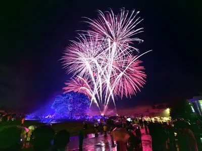 長岡花火ローズファンタジー 観覧席から眺める迫力の花火