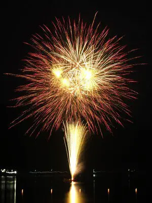 사이코 류구축제 불꽃축제 - 화려한 빛의 쇼가 펼쳐지는 모습은 꼭 봐야 한다
