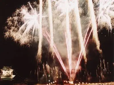 Iwamura Castle Reconstruction Project: Furusato Sosei Fireworks: Image (2/4)