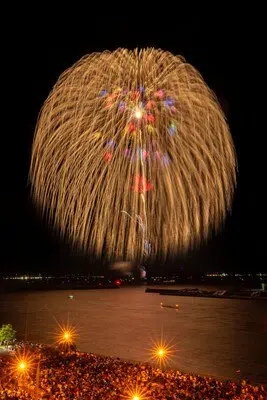 2026 제44회 가마고리 축제 낭량 불꽃축제 — 밤하늘을 뒤덮는 압권의 정삼척옥