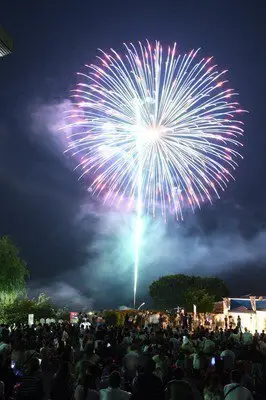 사요정 난코 해바라기 축제 불꽃축제 신성하게 빛나는 불꽃에 압도된다
