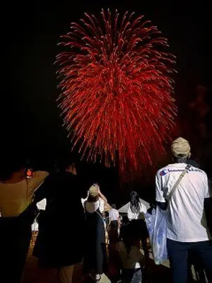 아사고 여름축제 불꽃축제 피날레를 장식하는 스타마인이 쏘아올려지는 모습은 필견