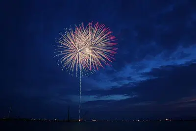 제74회 항구 축제 불꽃축제 - 와카야마시 여름의 풍물시로서 오랫동안 사랑받아 왔습니다