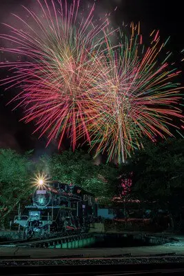 Wakasa Town Summer Fireworks Festival & Doyo Fair