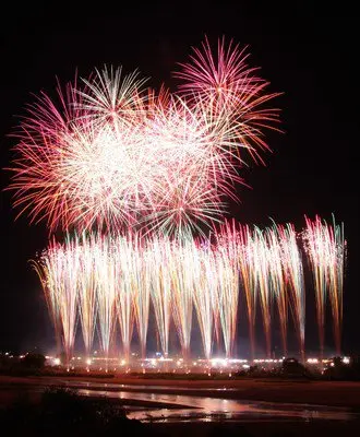 제21회 이즈모 신화 축제 불꽃축제 - 히이강 상공에 불꽃이 발사됩니다