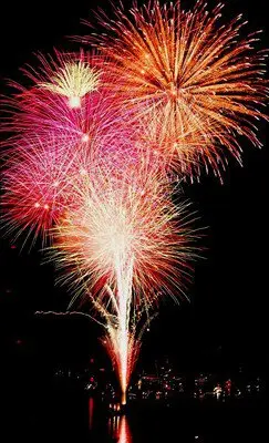 55th Tadotsu Port Festival Fireworks Festival — The spectacular sight of fireworks being dynamically launched with eye-catching performances