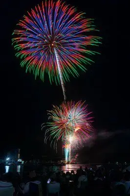 きなはいや伊方まつり2026 瀬戸内海に沈む夕陽を楽しめる佐多岬に豪華な花火が打ちあがる