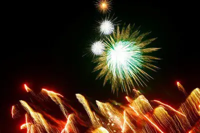 제44회 오기미촌 여름축제 — 통쾌한 불꽃이 축제의 마지막 날을 물들입니다