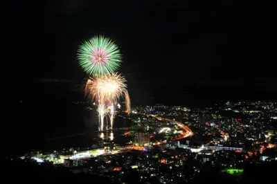 第44回 名護まつり～青空市とビールまつり～ 響き渡る爆発音が迫力満点だ